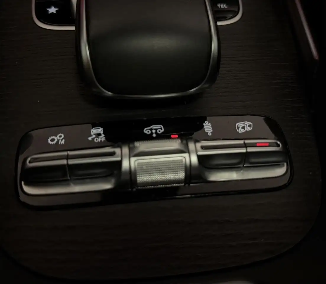 Mercedes-Benz GLE снимка Mercedes-Benz GLE