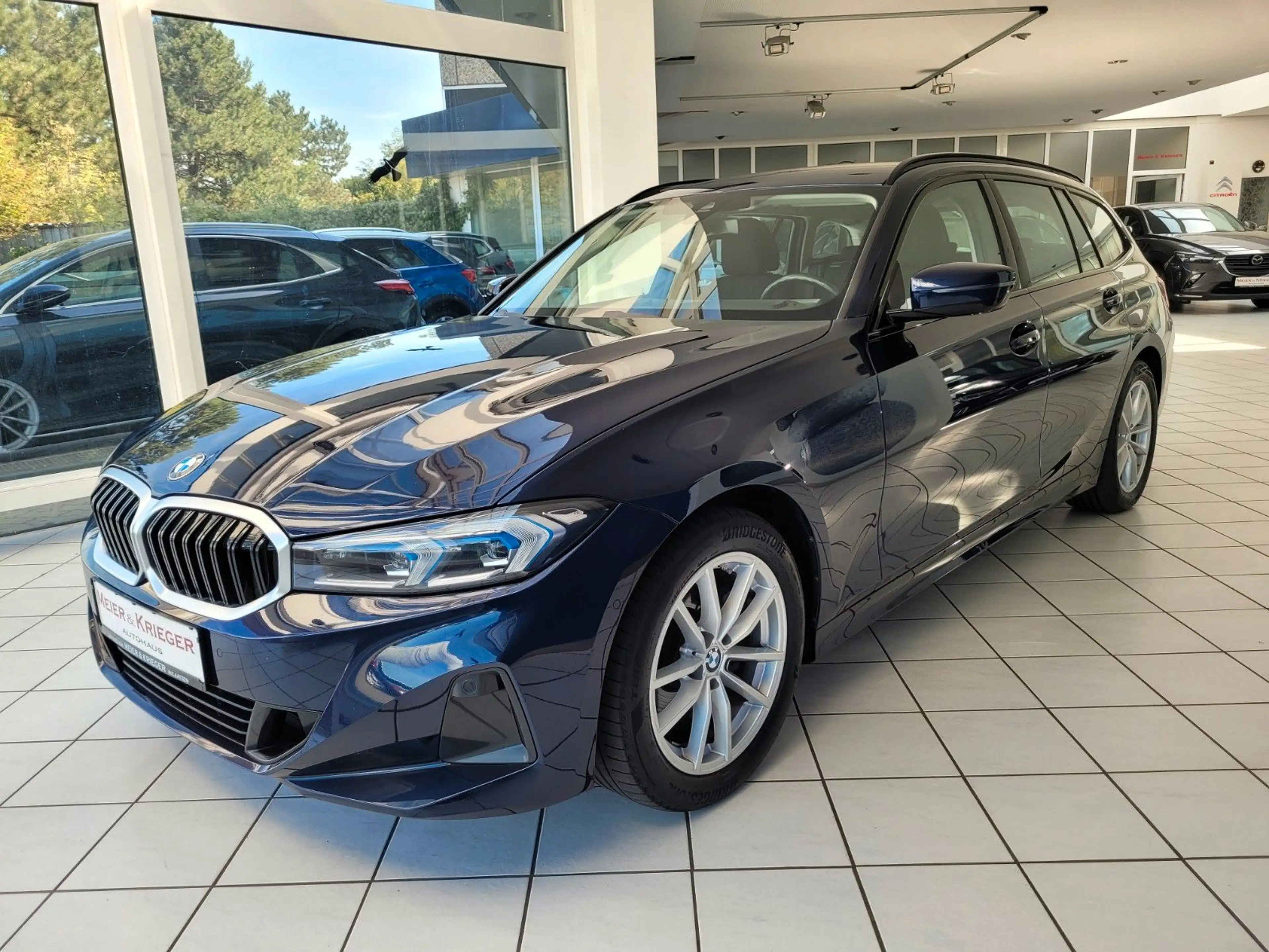 BMW 318 d T Aut/HeadUp/CurvedDisplay/Adapt.LED/RFK — photo 3