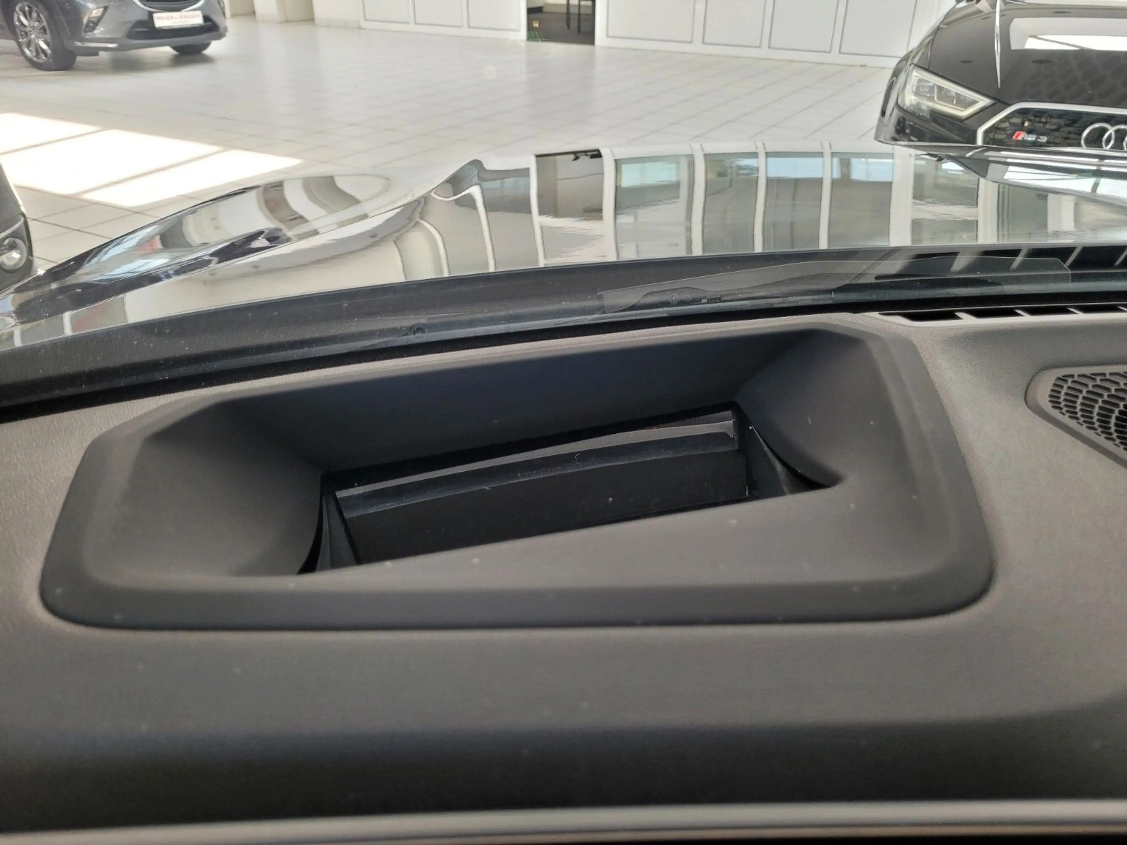 BMW 318 d T Aut/HeadUp/CurvedDisplay/Adapt.LED/RFK — photo 9