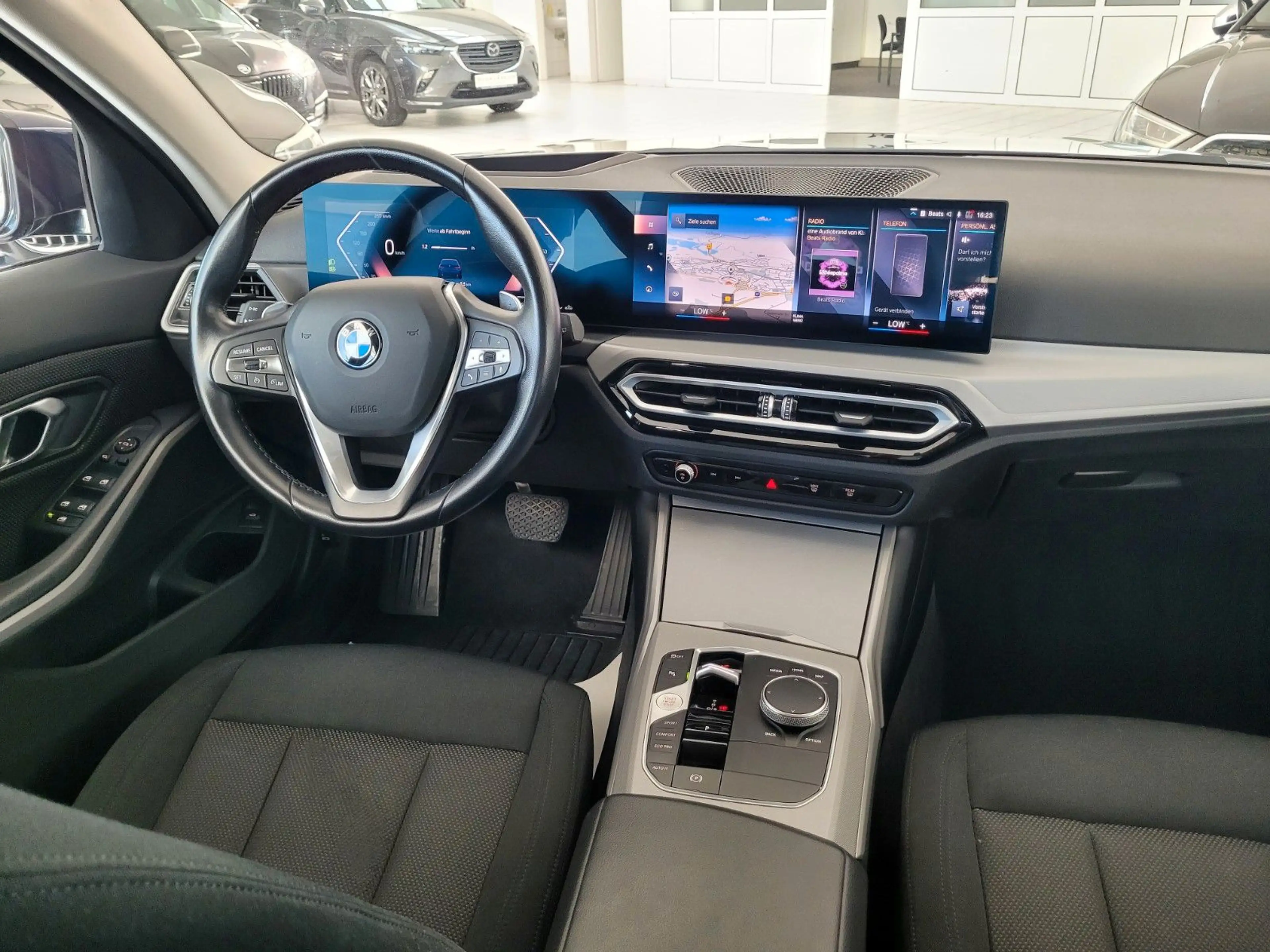 BMW 318 d T Aut/HeadUp/CurvedDisplay/Adapt.LED/RFK — photo 2