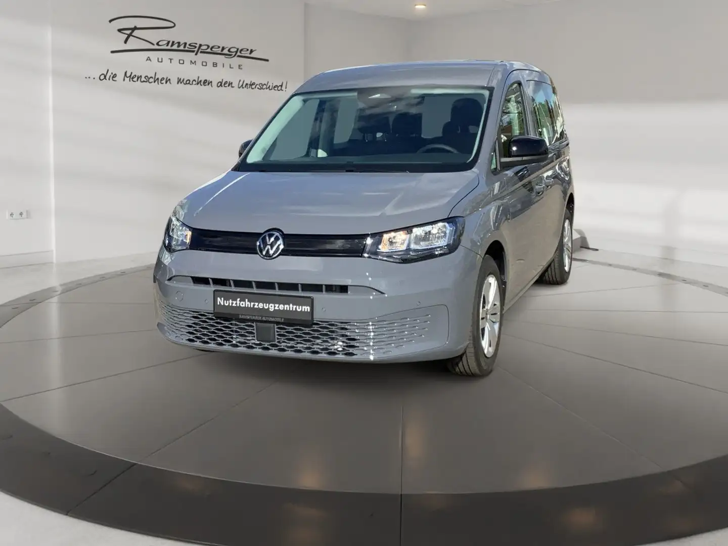 Volkswagen Caddy 1.5 TSI DSG ACC APP SHZ Kamera PDC Grau - 2