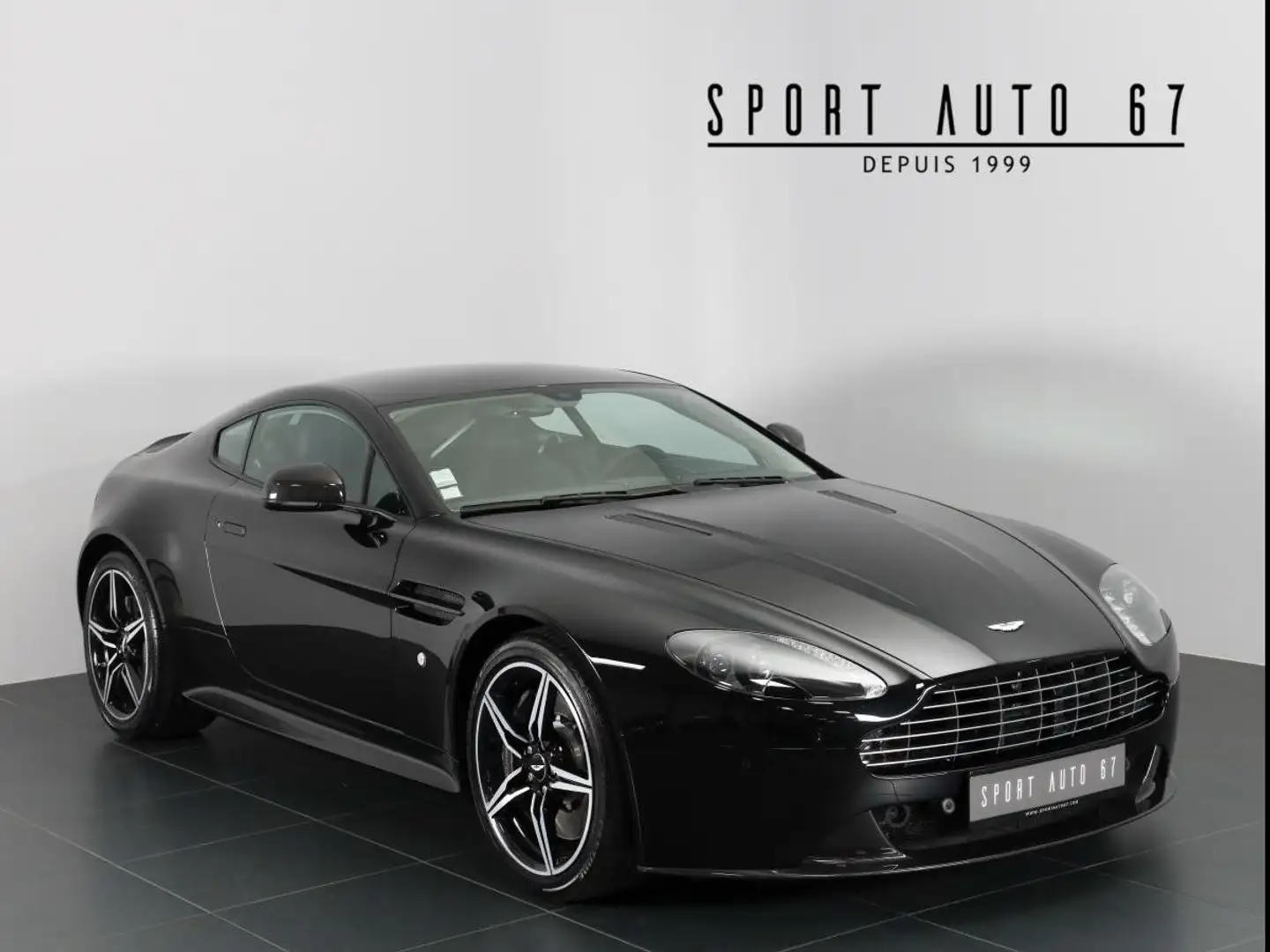 Aston Martin V8 S 4.7 L - 1