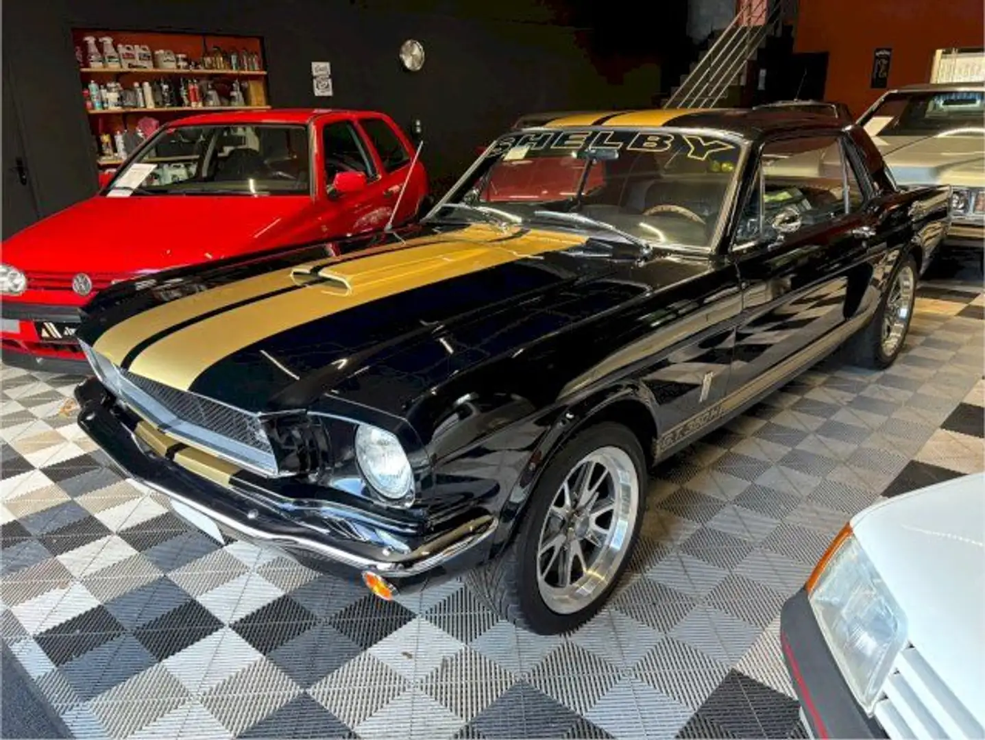 Ford Mustang coupé Coupé Moteur 302Ci Bva Zwart - 1