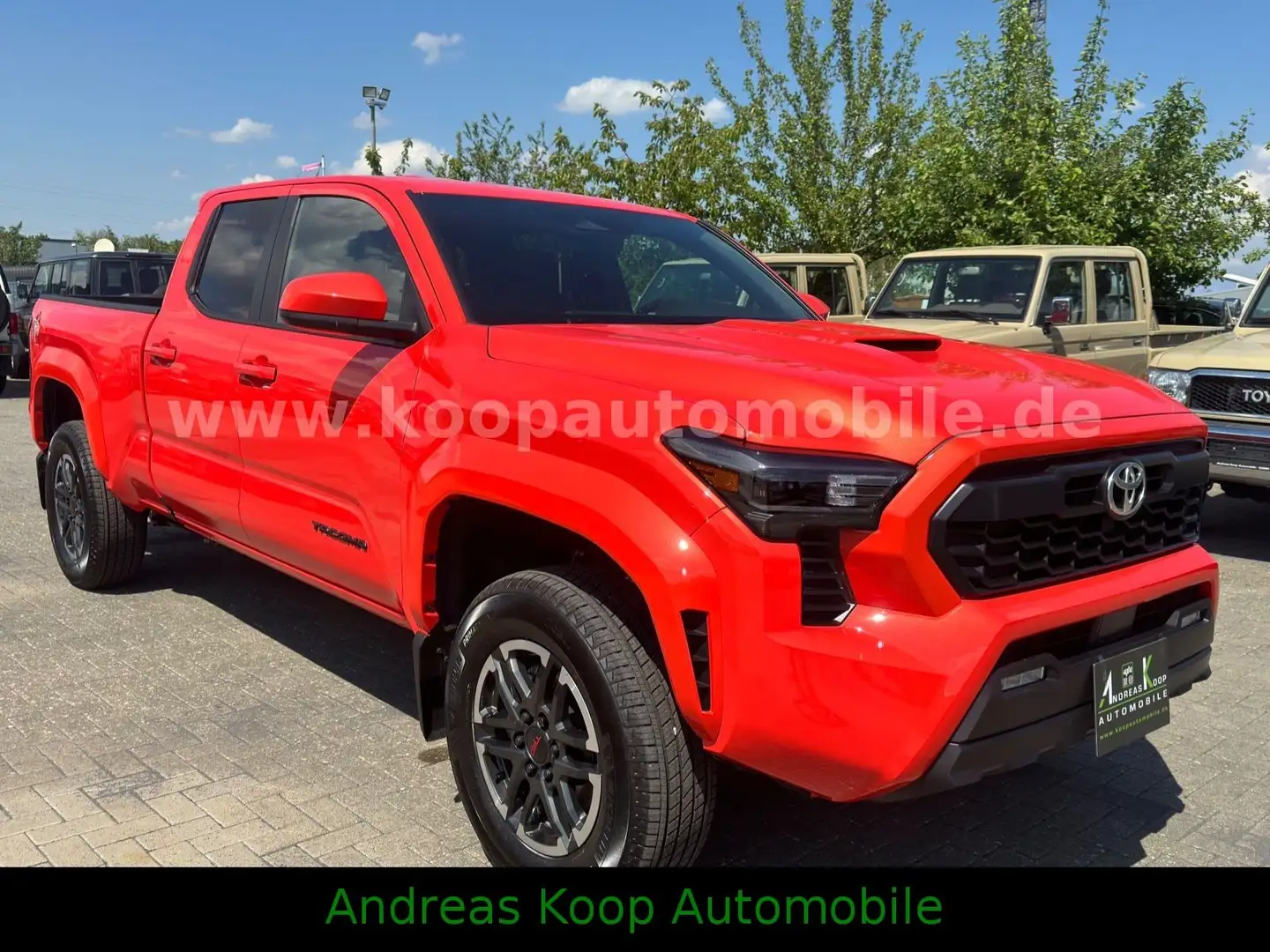 Toyota Tacoma MY24 TACOMA DC 278PS TRD SPORT STOCK Orange - 2