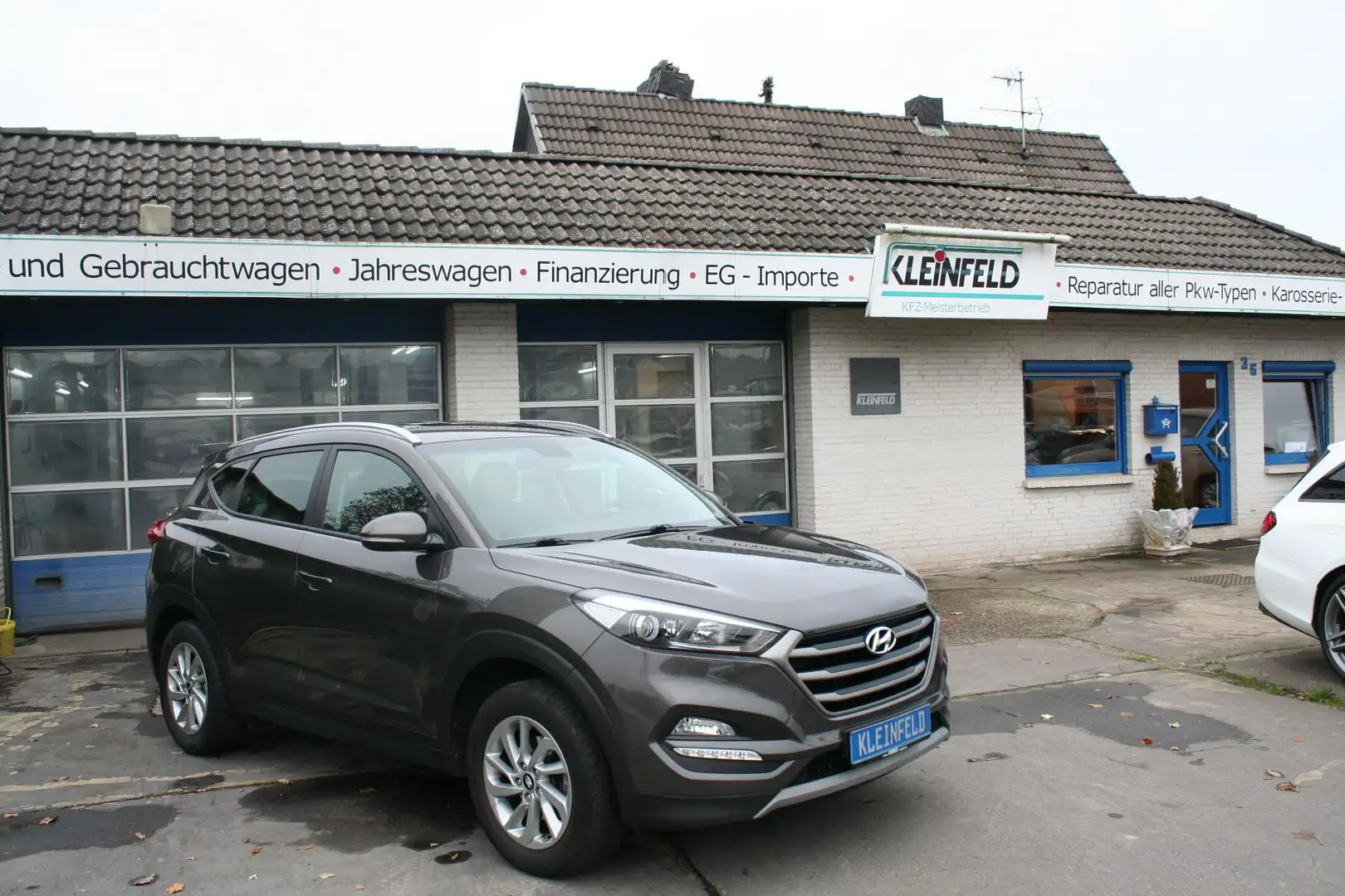Hyundai TUCSON 1.6 Advantage 2WD Leder-Navi-Sitzhzg.-PDC-Rcam-... Grigio - 1