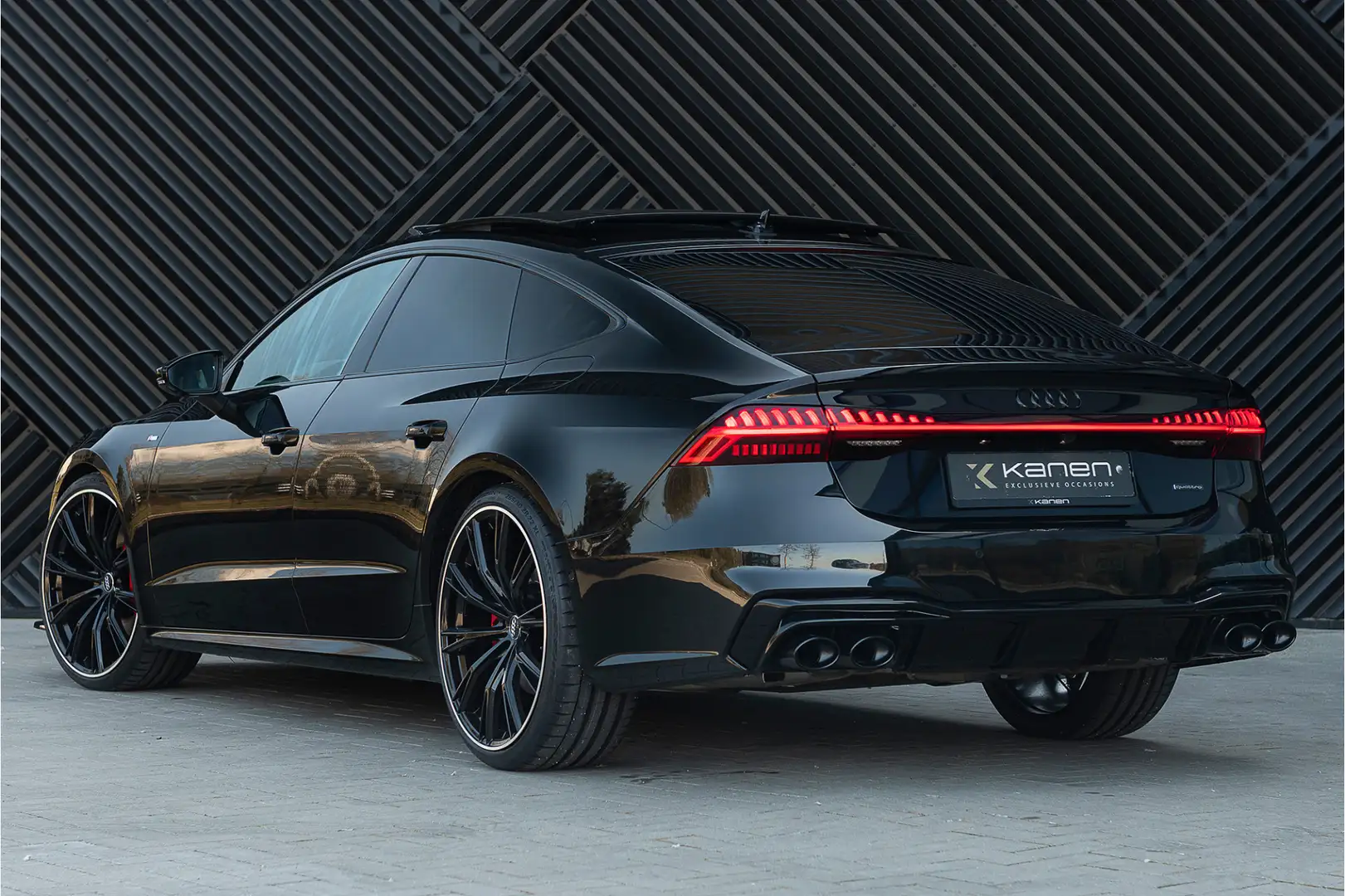 Audi A7 Sportback S-Line 55 TFSI e quattro Competition ACC Zwart - 2