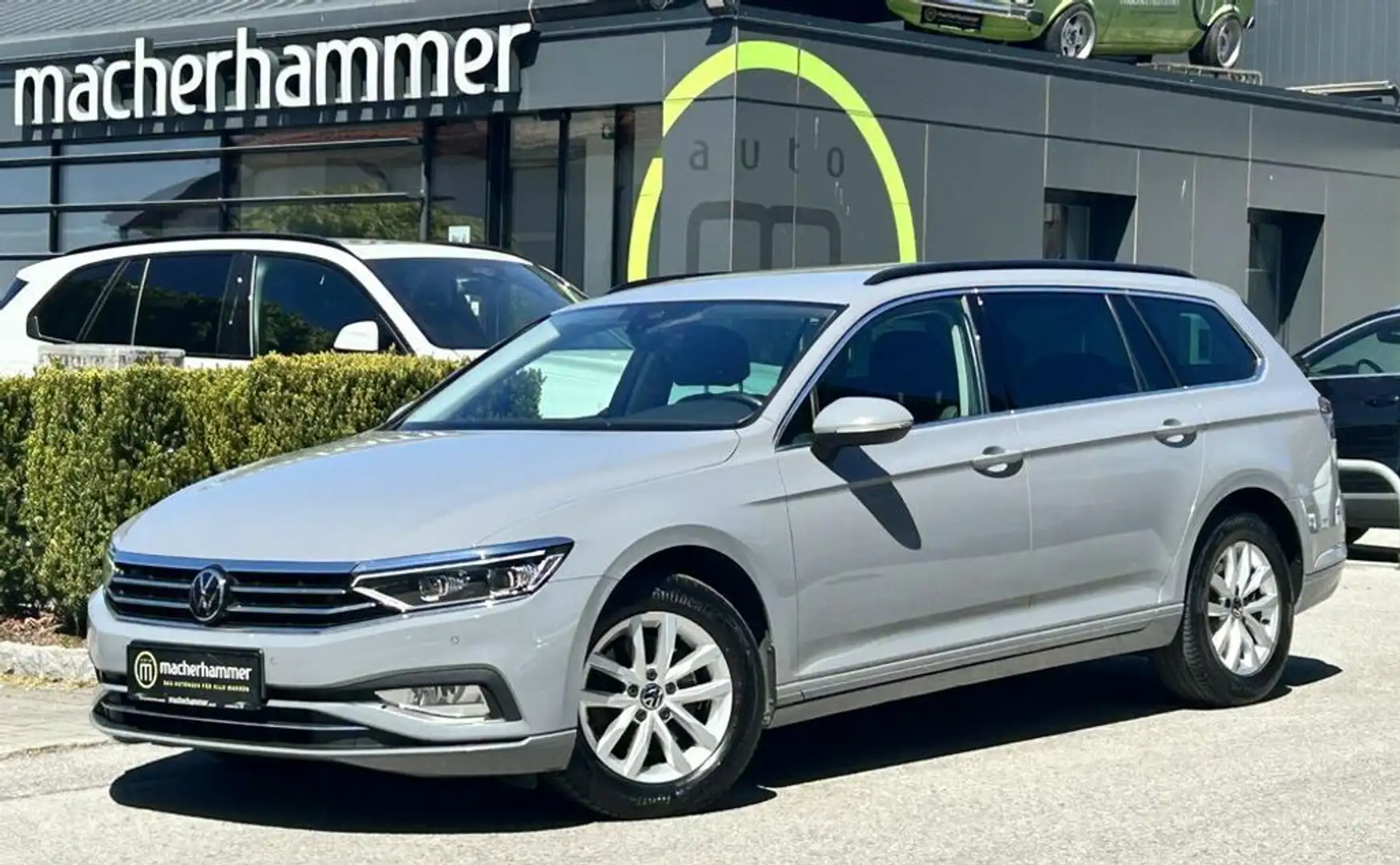 Volkswagen Passat Variant Business *ACC*KEY*MATRIX-LED*16'' Grau - 1