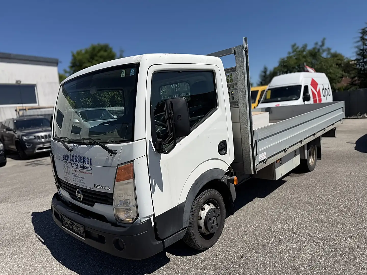 Nissan Cabstar Weiß - 1