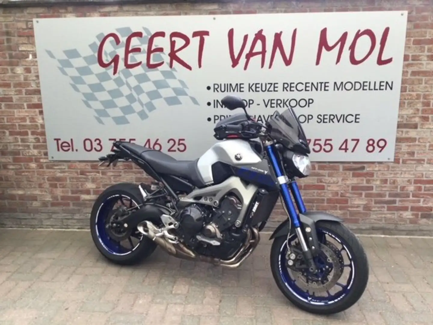 Yamaha MT-09 Grijs - 1
