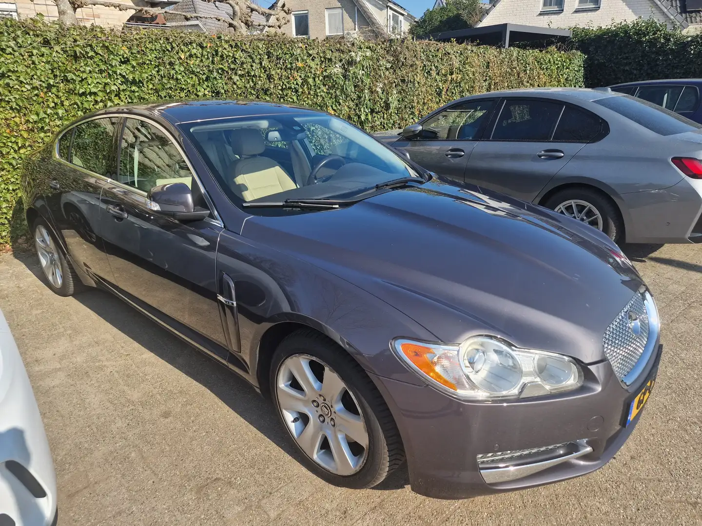 Jaguar XF XF 4.2 V8 Premium Lux. Grijs - 2