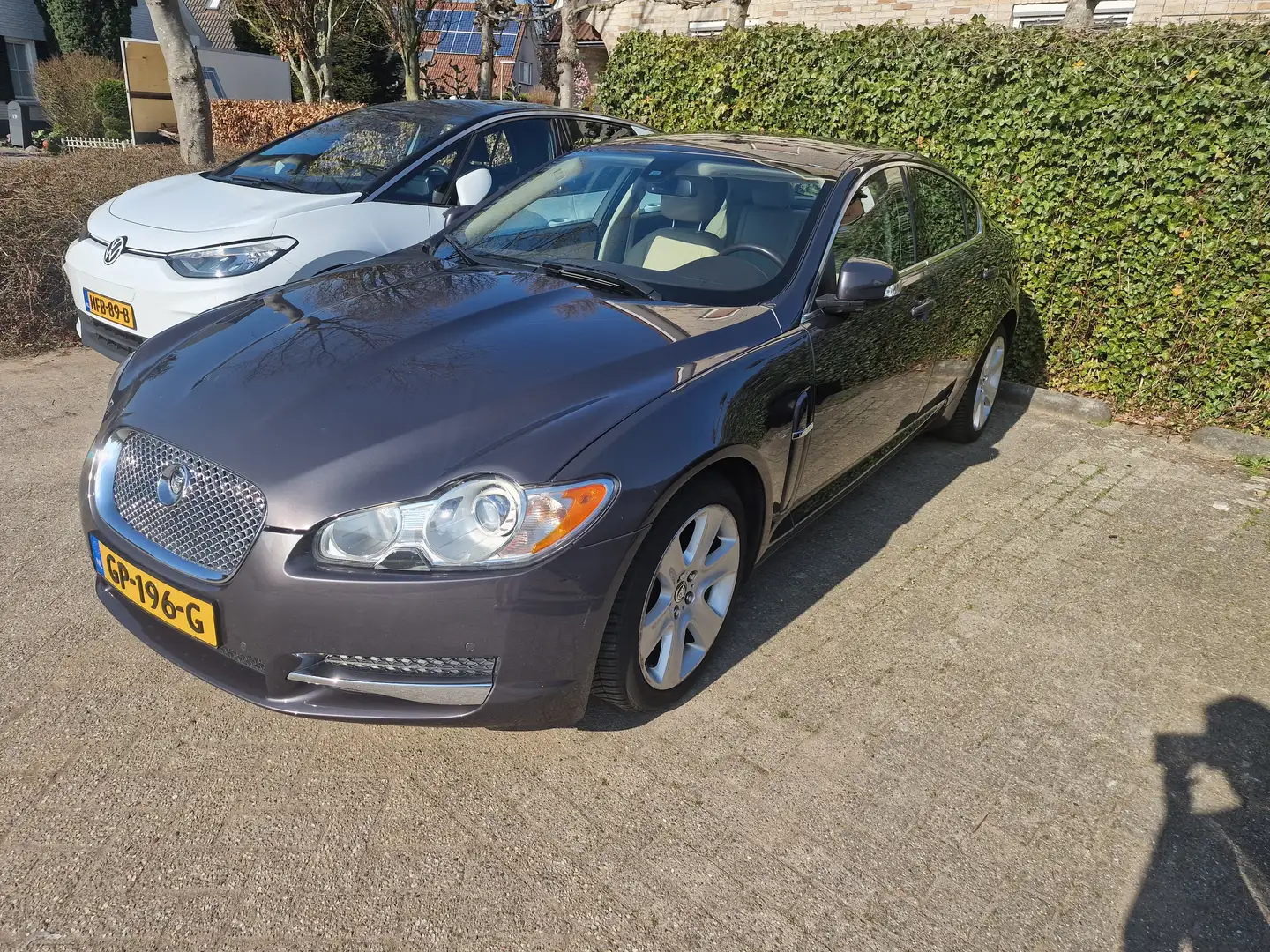 Jaguar XF XF 4.2 V8 Premium Lux. Grijs - 1