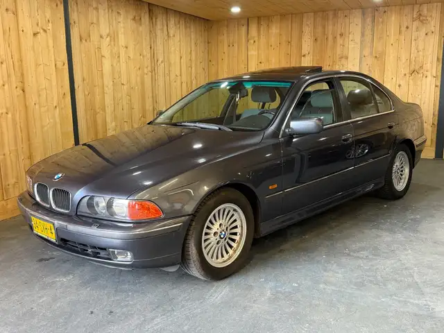 BMW 528 5-serie 528i Executive Automaat 6-Cilinder Schuifd
