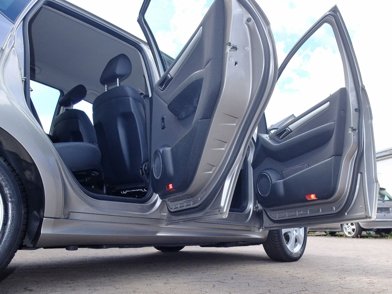 Mercedes-Benz A 150 A150 Avantgarde-Leder-Klima-SHZ-79Tkm-Scheckheft — photo 2