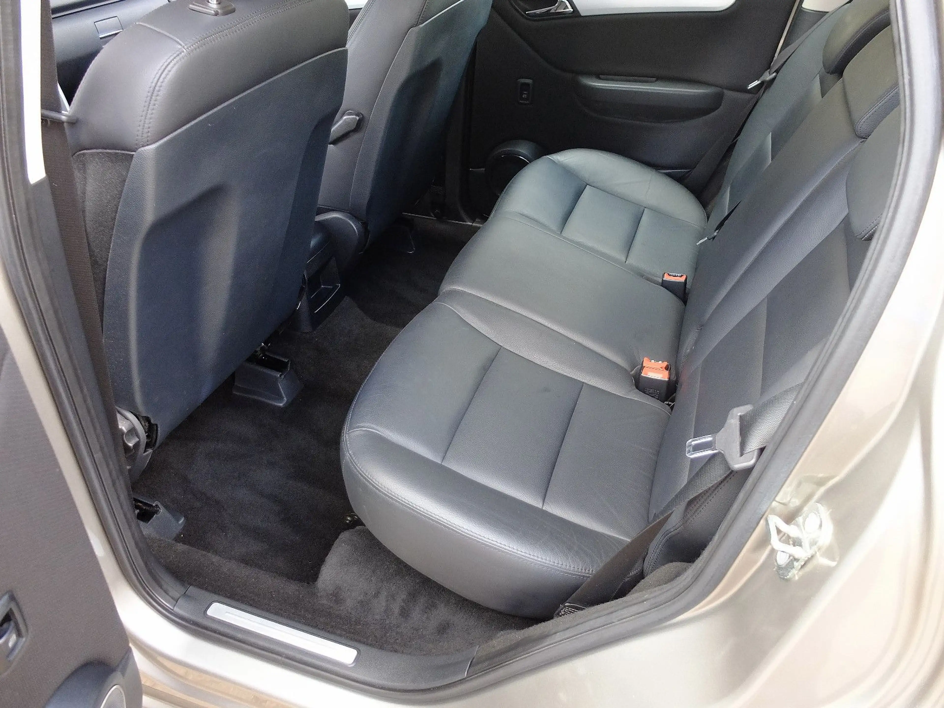 Mercedes-Benz A 150 A150 Avantgarde-Leder-Klima-SHZ-79Tkm-Scheckheft — photo 9