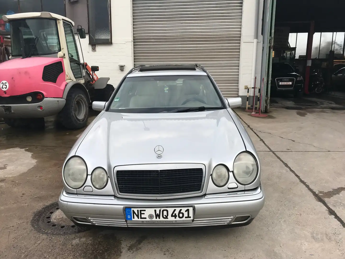 Mercedes-Benz E 320 T Avantgarde 7 Sitze Silber - 2