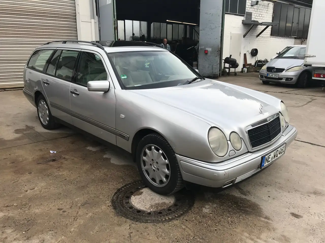 Mercedes-Benz E 320 T Avantgarde 7 Sitze, foto 3