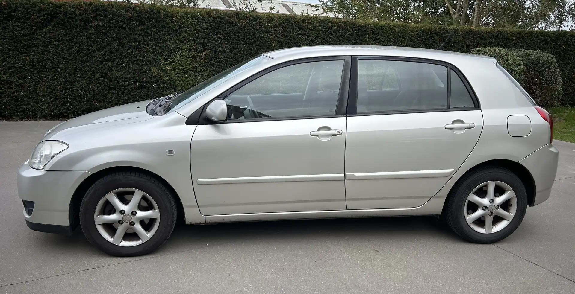 Toyota Corolla Corolla 2.0 Turbo D-4D ,Clim Digitale Grau - 2