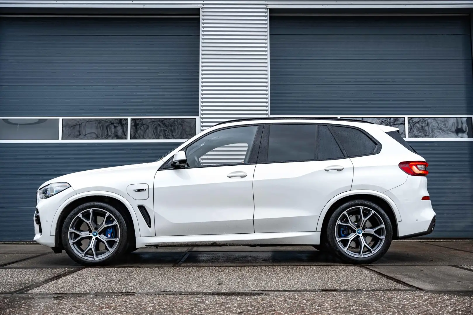 BMW X5 xDrive45e High Executive |Pano |Sky Lounge |360° | Weiß - 2