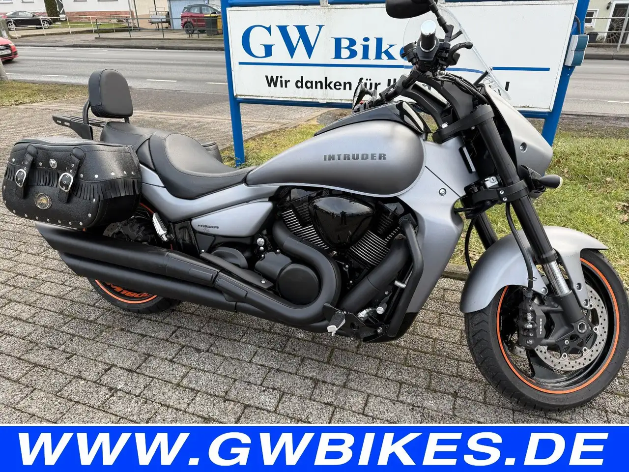 Suzuki VZR 1800