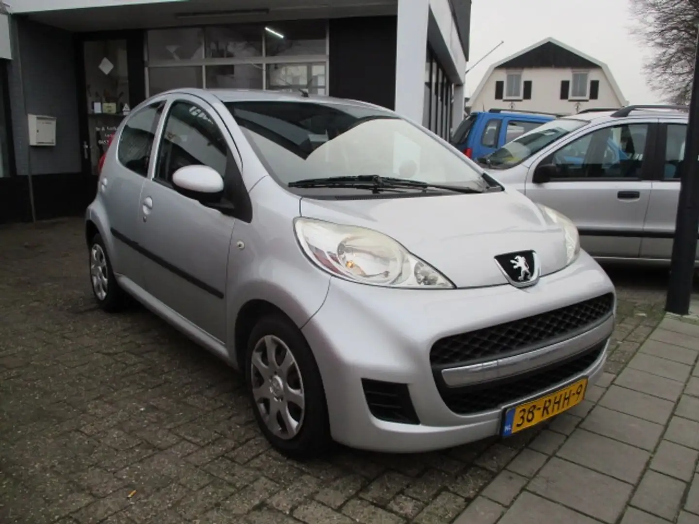 Peugeot 107 1.0-12V Sportium Grijs - 1