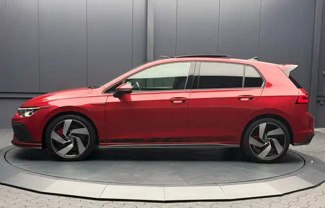 Volkswagen Golf view 4