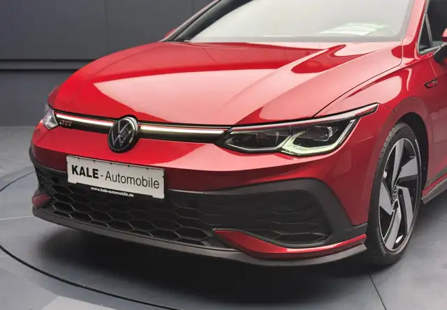 Volkswagen Golf view 2
