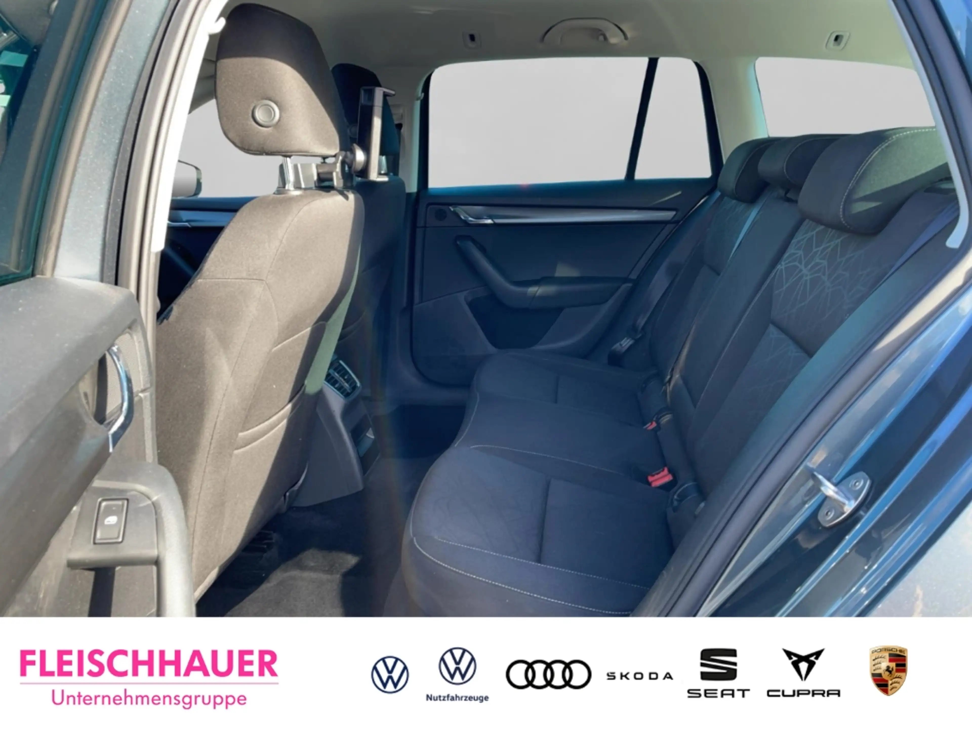 Skoda Octavia Combi 1.5 TSI Clever AHK Business Amundsen ACC LED — photo 12