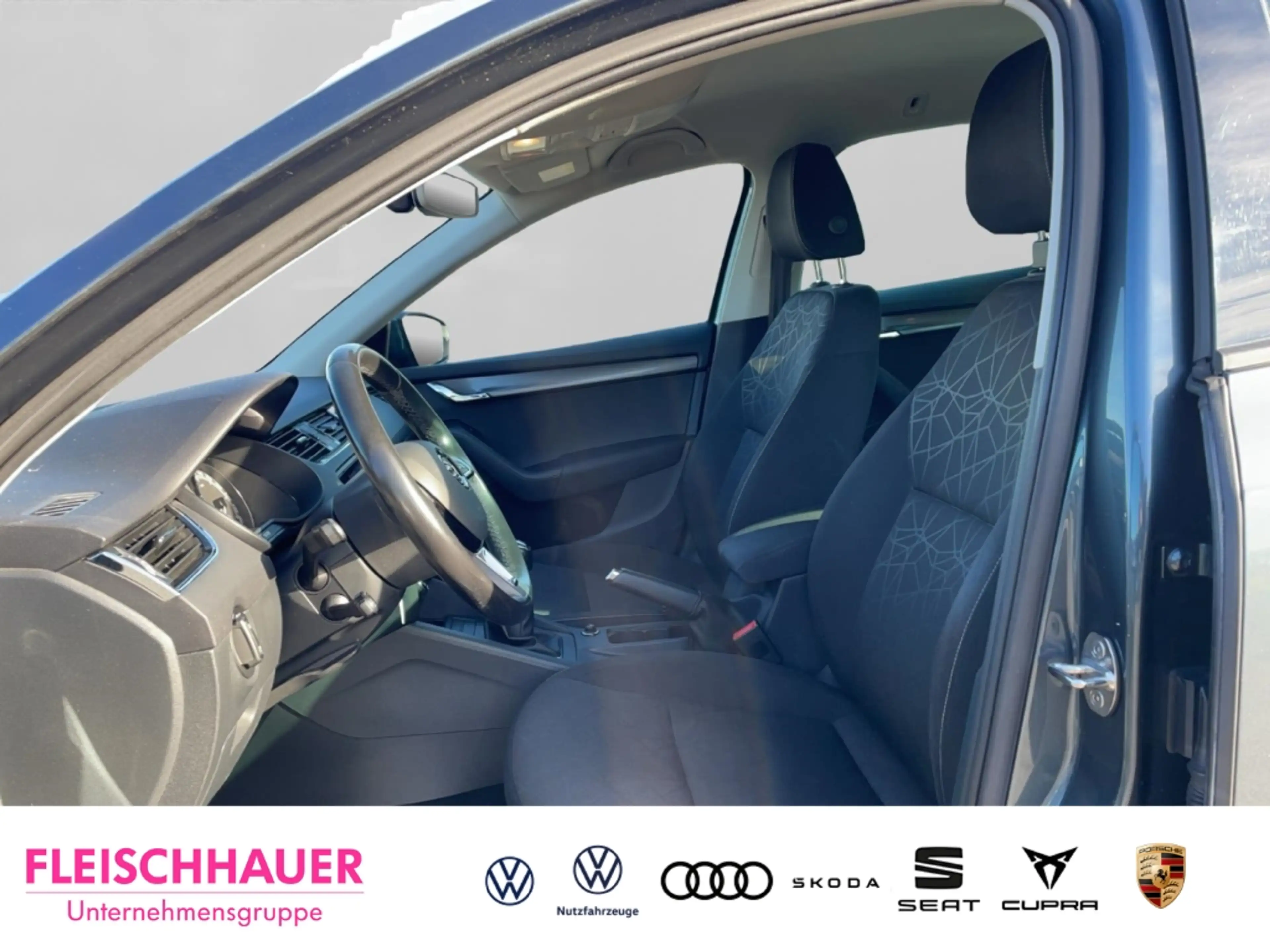 Skoda Octavia Combi 1.5 TSI Clever AHK Business Amundsen ACC LED — photo 11