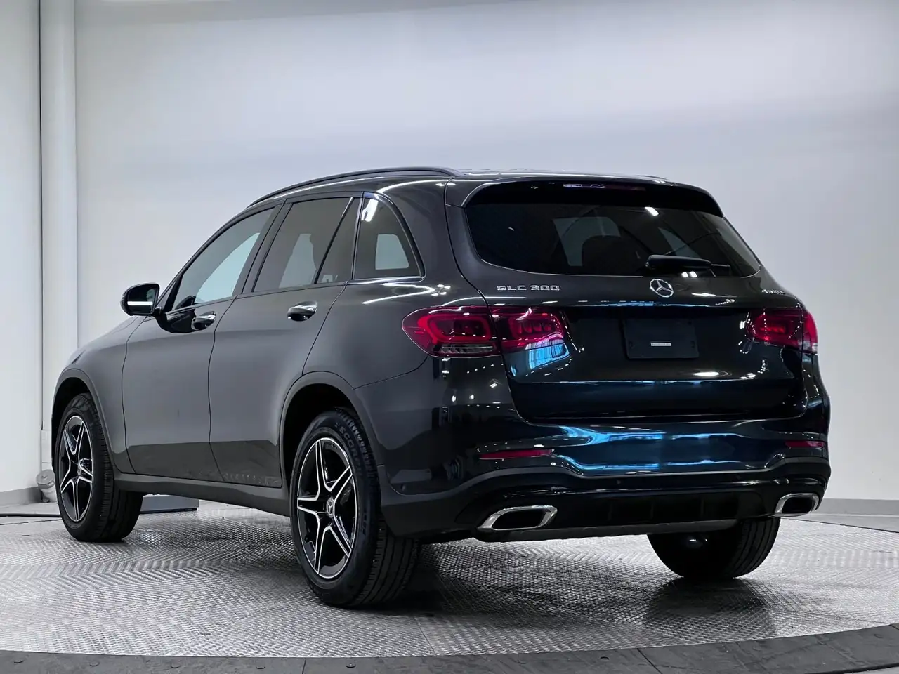 Mercedes-Benz GLC снимка Mercedes-Benz GLC