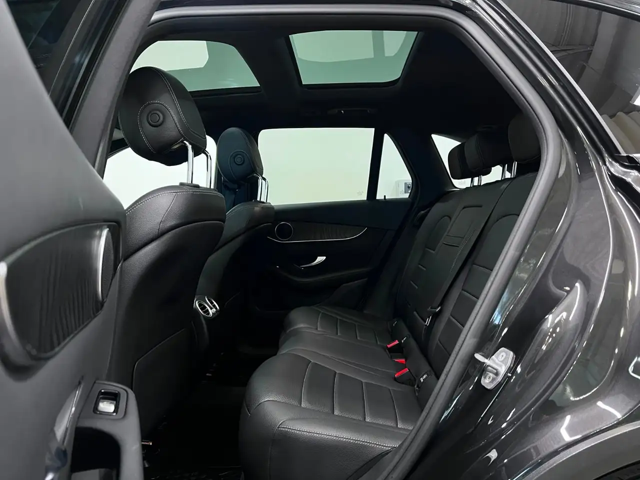 Mercedes-Benz GLC снимка Mercedes-Benz GLC