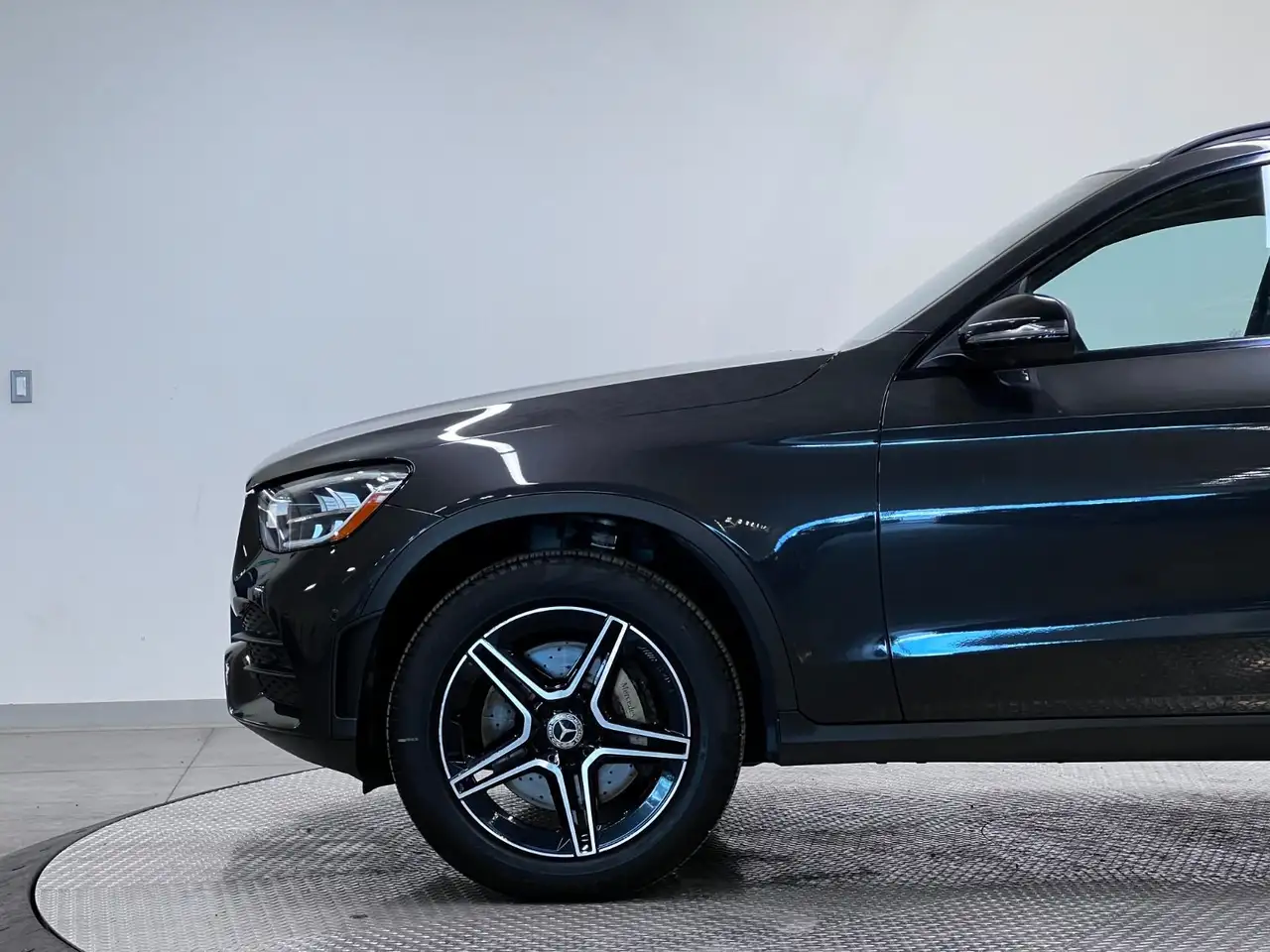 Mercedes-Benz GLC снимка Mercedes-Benz GLC
