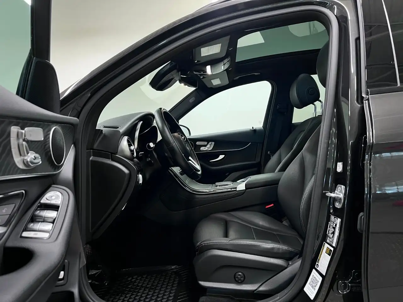 Mercedes-Benz GLC снимка Mercedes-Benz GLC