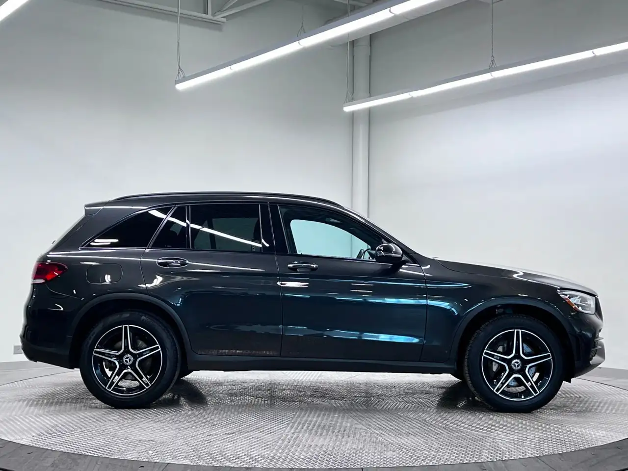 Mercedes-Benz GLC снимка Mercedes-Benz GLC