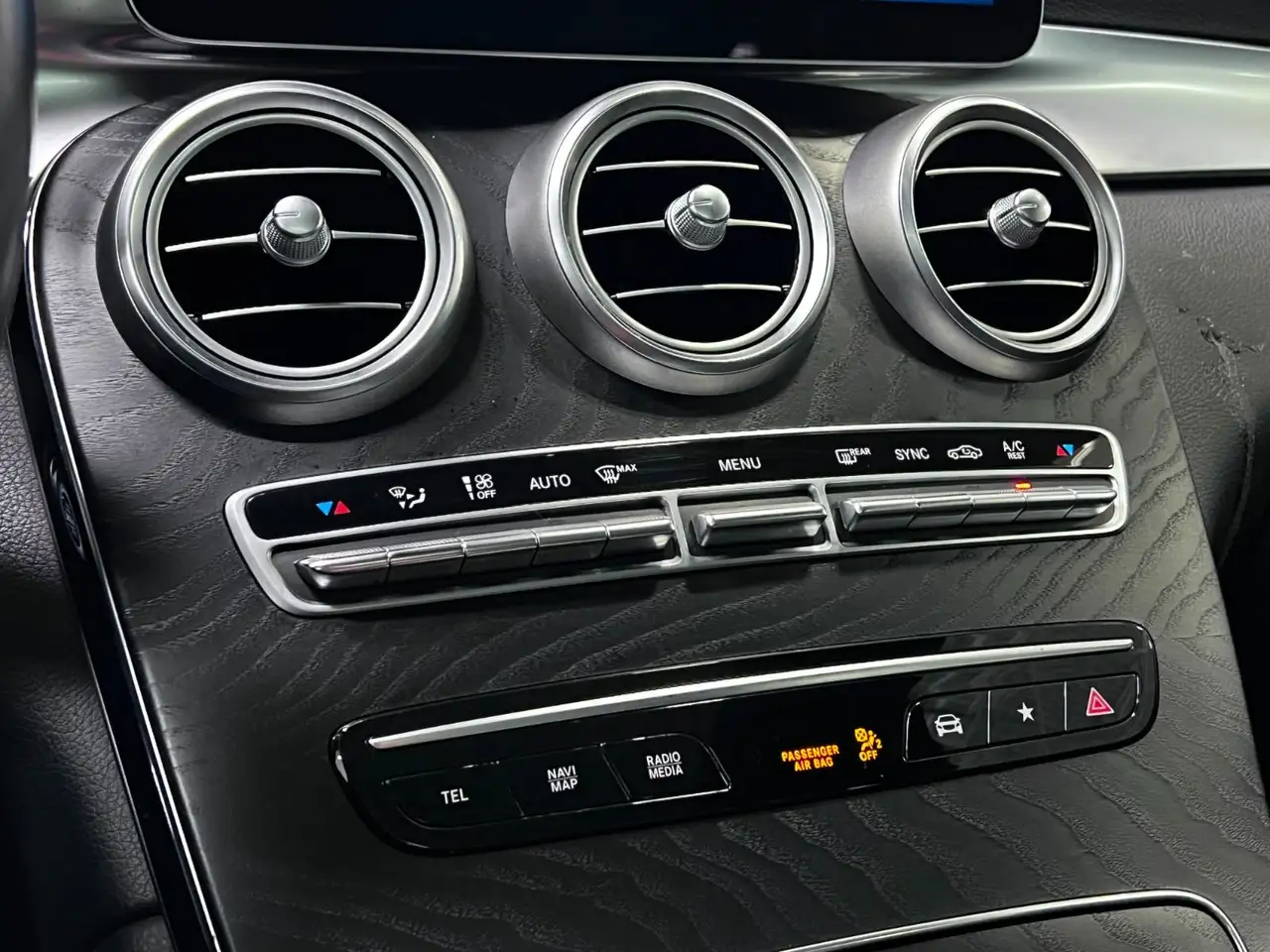 Mercedes-Benz GLC снимка Mercedes-Benz GLC