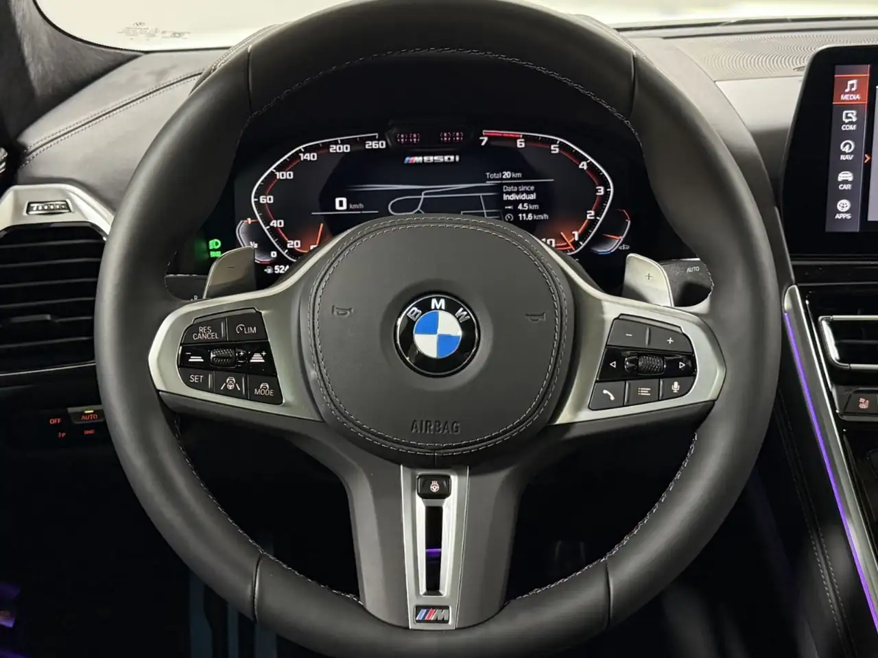 BMW 8 Series снимка BMW 8 Series