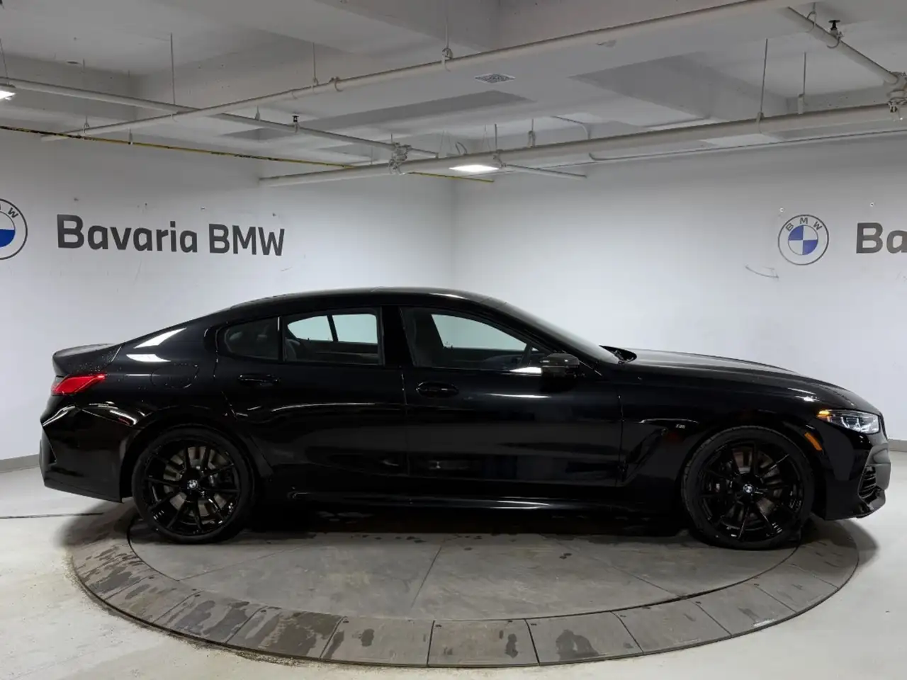 BMW 8 Series снимка BMW 8 Series