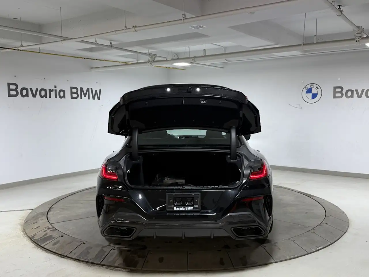 BMW 8 Series снимка BMW 8 Series