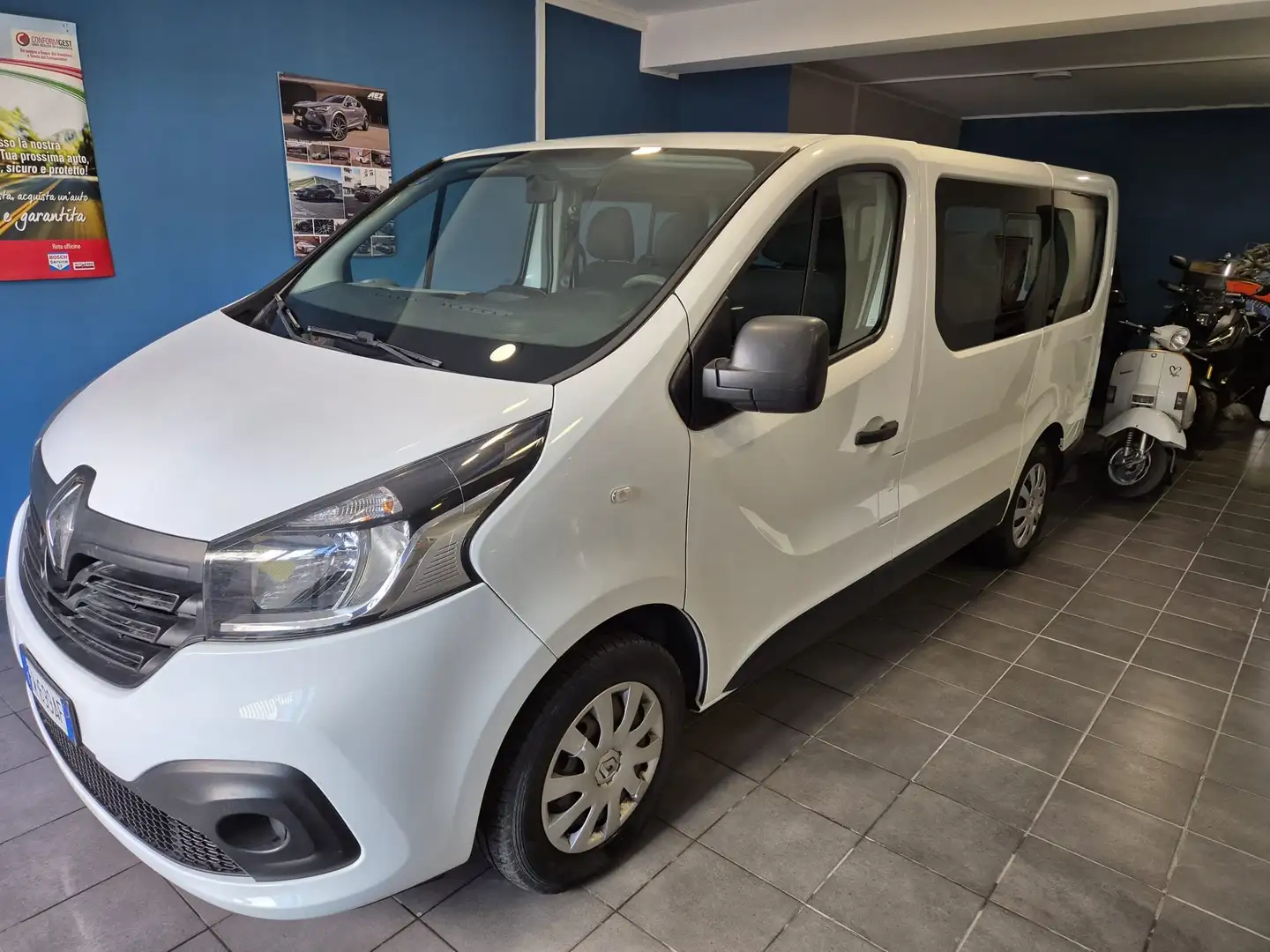 Renault Trafic 1.6 dci passenger 9 posti Bianco - 1