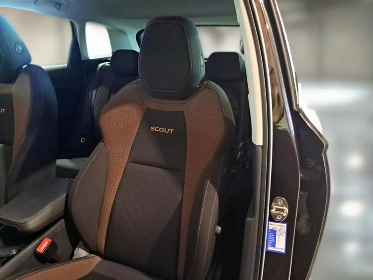 Skoda Karoq 1.5 TSI ACT SCOUT DSG SUV, миниатюра 9