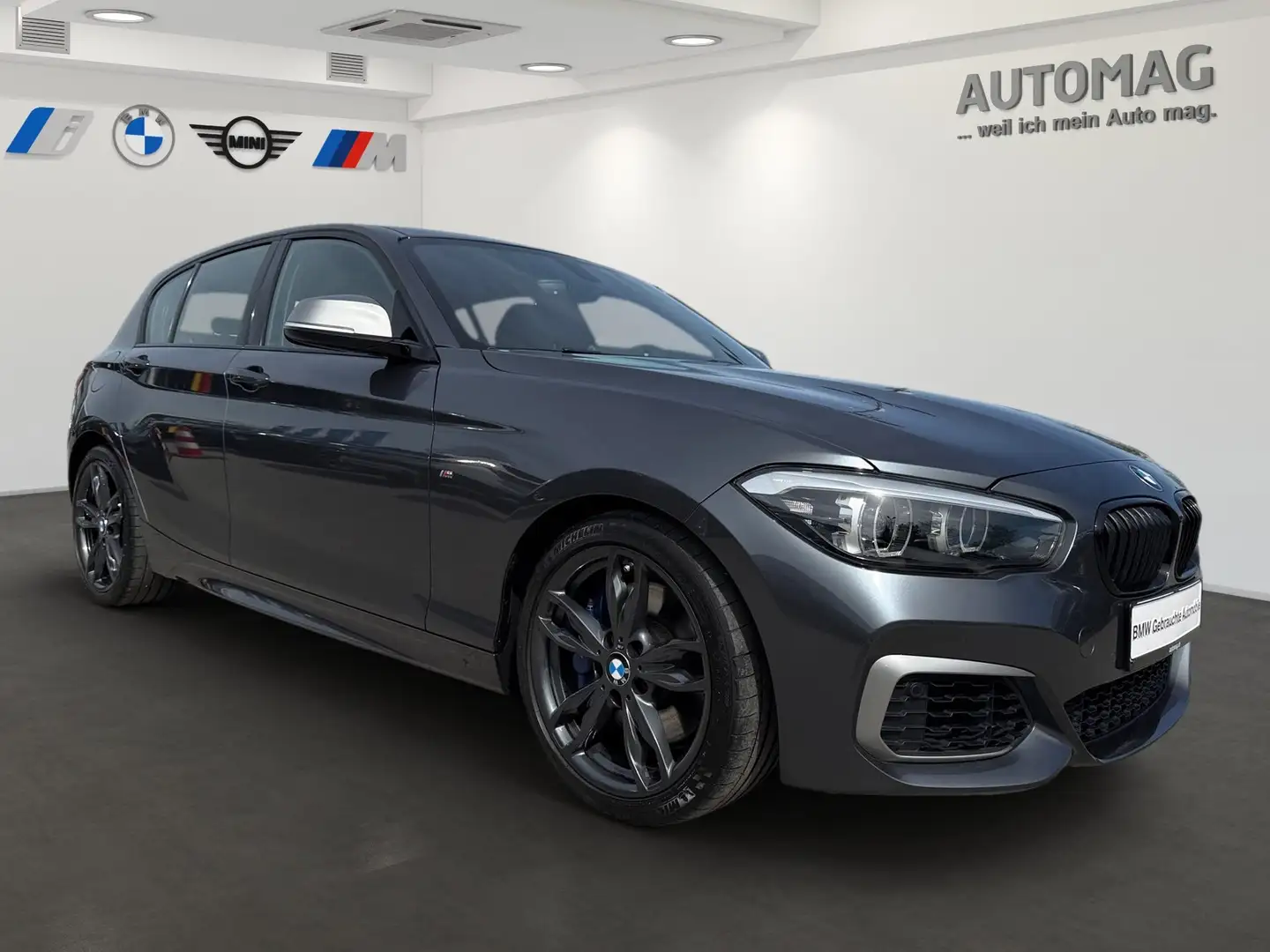 BMW M1 40i Spezial Edition, Navi, LED, Grijs - 2