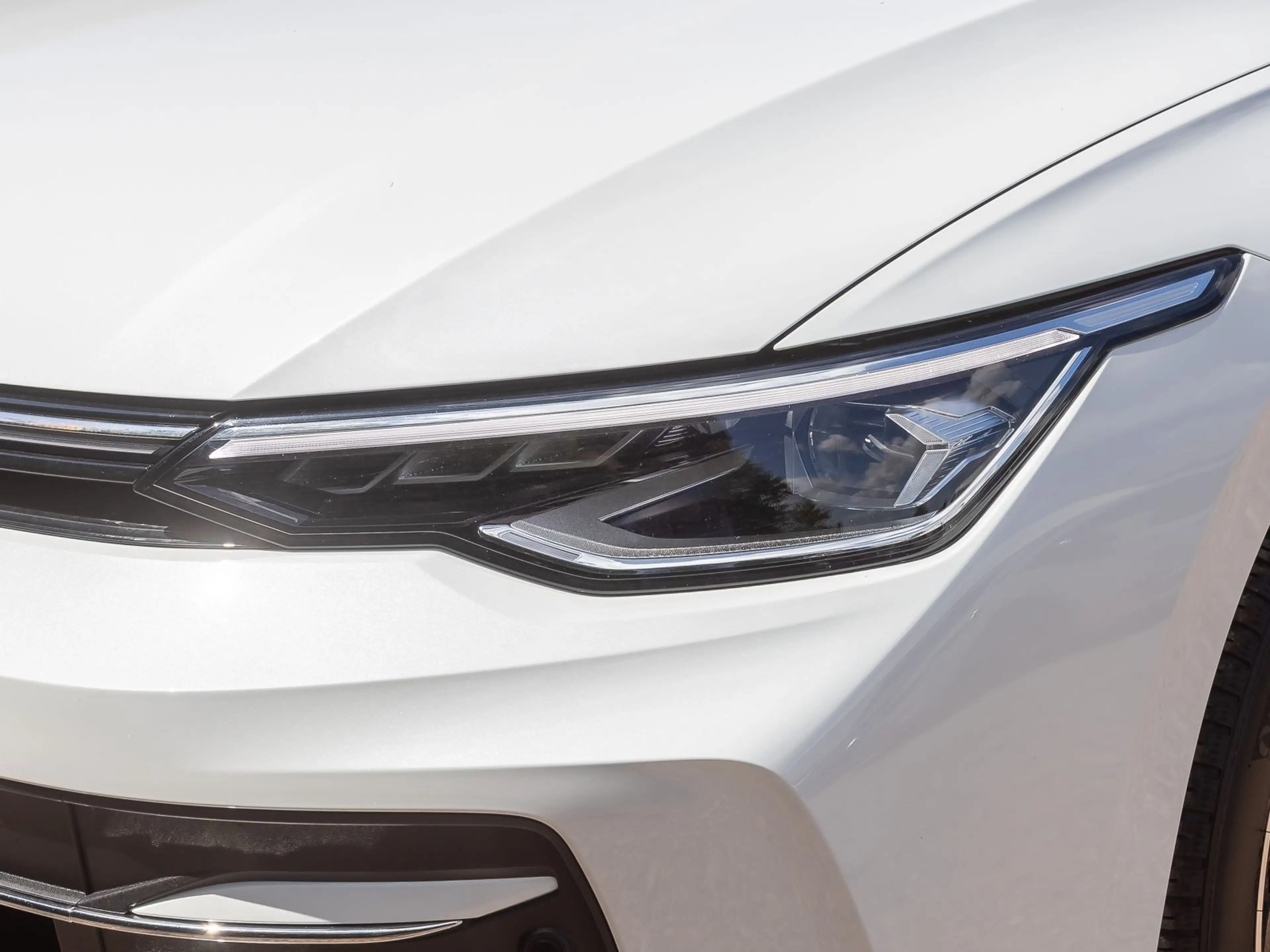 Volkswagen Golf VIII Goal 1.5 eTSI DSG Navi LED ACC EPH AHK — photo 10