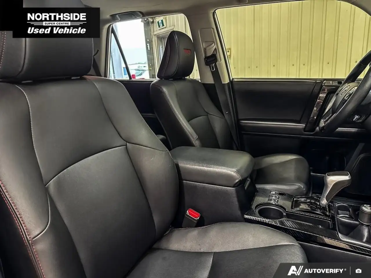 Toyota 4-Runner снимка Toyota 4-Runner