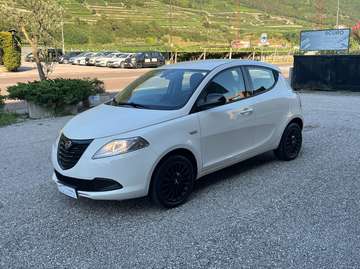Ypsilon 1.2 8v S MomoDesign ecochic Gpl 69cv E6