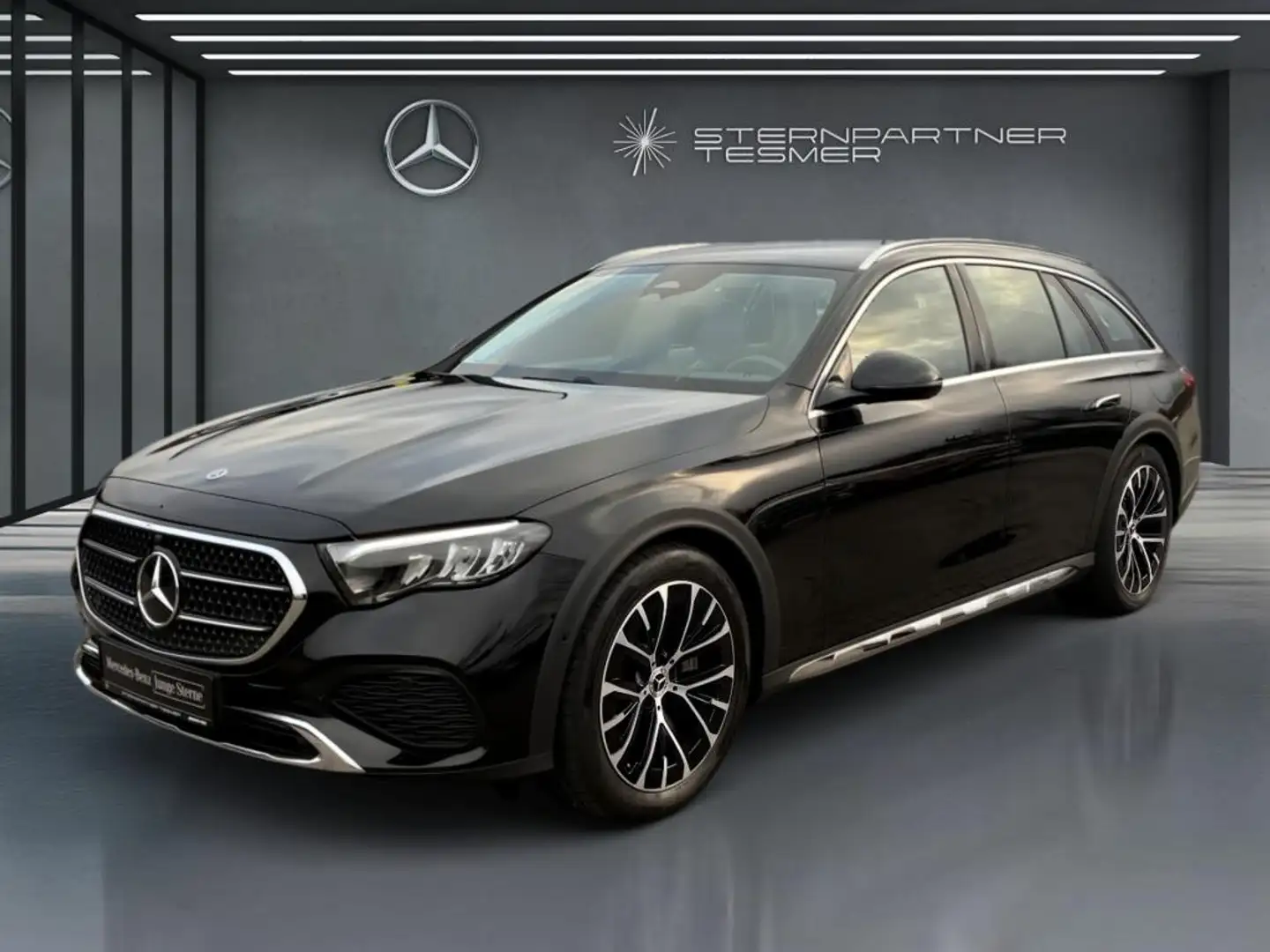 Mercedes-Benz E 300 de 4M T All-Terrain  HUD Supersc. AHK Burm Schwarz - 1
