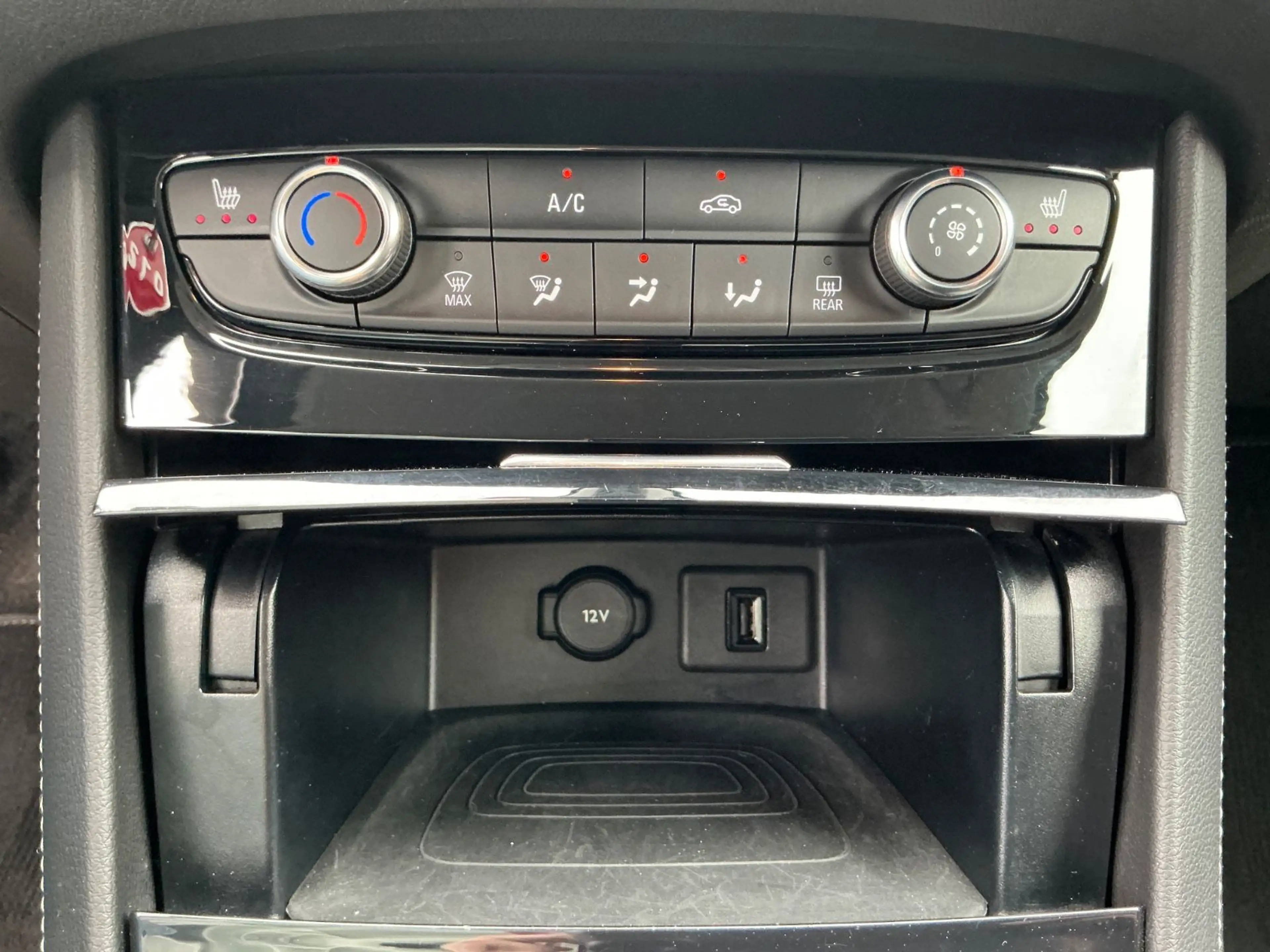 Opel Grandland X 1.2 Turbo SHZ LHZ AHK NAVI CarPlay — photo 22