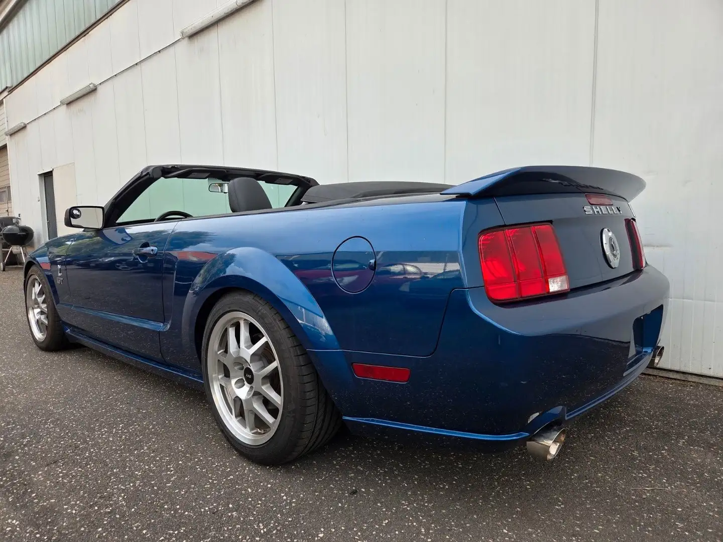 Ford Mustang GT V8 Cabrio "Shelby-Clone" Blau - 2