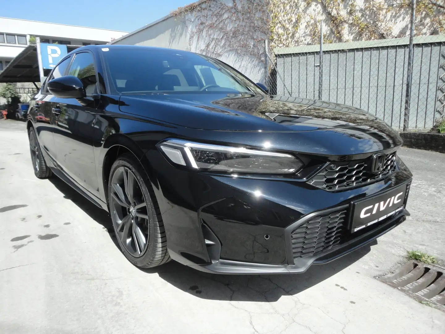 Honda Civic 2,0 i-MMD e:HEV Sport mit Emblem Paket schwarz Schwarz - 2