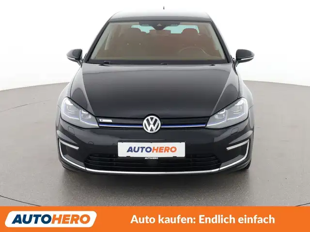 Volkswagen Golf view 9