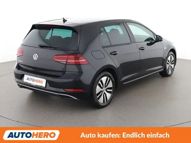 Volkswagen Golf view 6