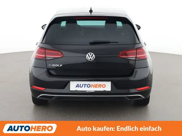 Volkswagen Golf view 5
